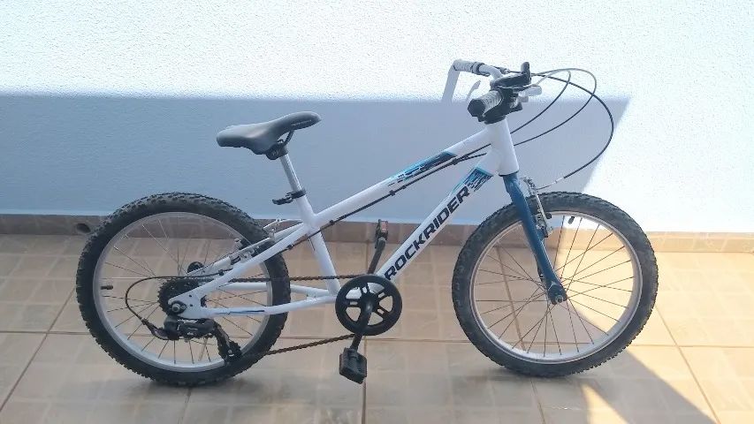 Bicicleta, aro 20, câmbio Shimano 06 marchas