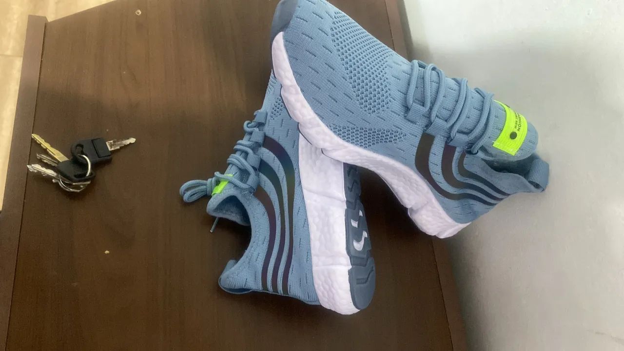 Tênis De Corrida Masculinos e femeninos na cor azul, braço e preto  - Foto 3