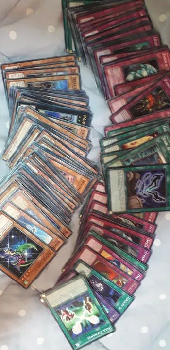 300 Cartas originais de Yugi oh