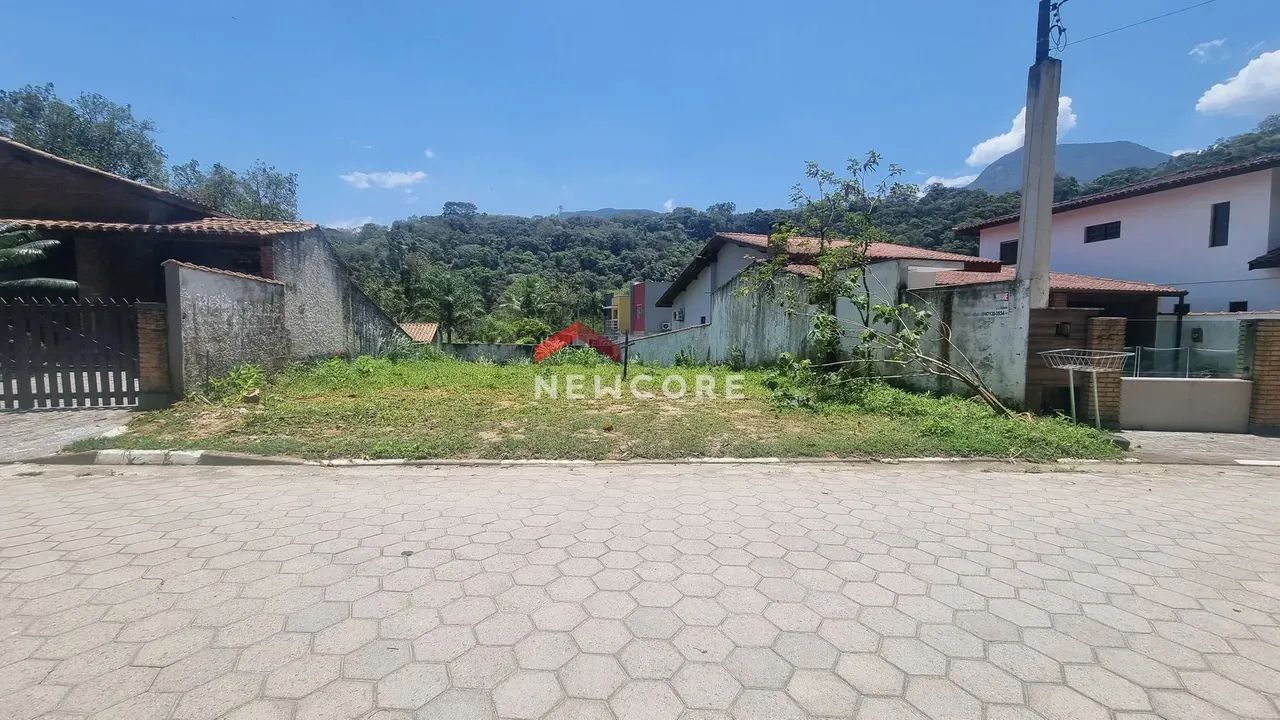 Lote em condomínio em Rua Um - Verde Mar - Caraguatatuba/SP