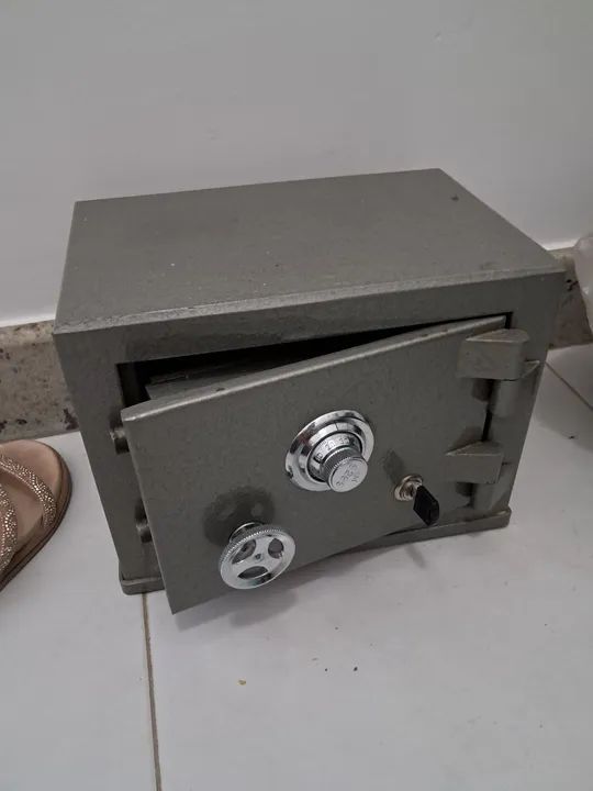 Cofre Pequeno para Segurança Residencial