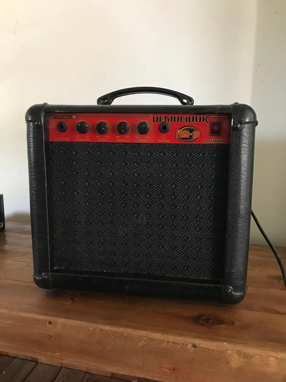 Amplificador Demolidor Meteoro FWB-20