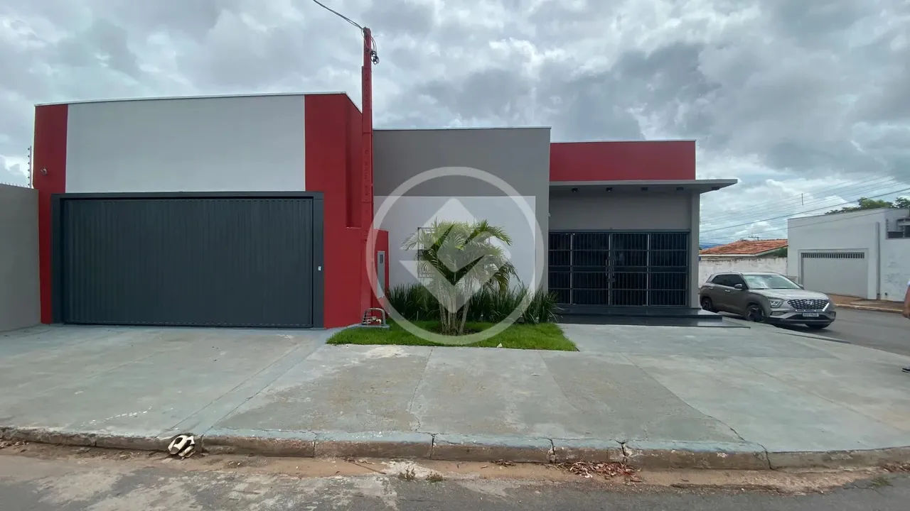 Casa Comercial com 11 Salas Excelente ponto Comercial Bairro CPA 1 R$ 1.990.000,00 codigo: