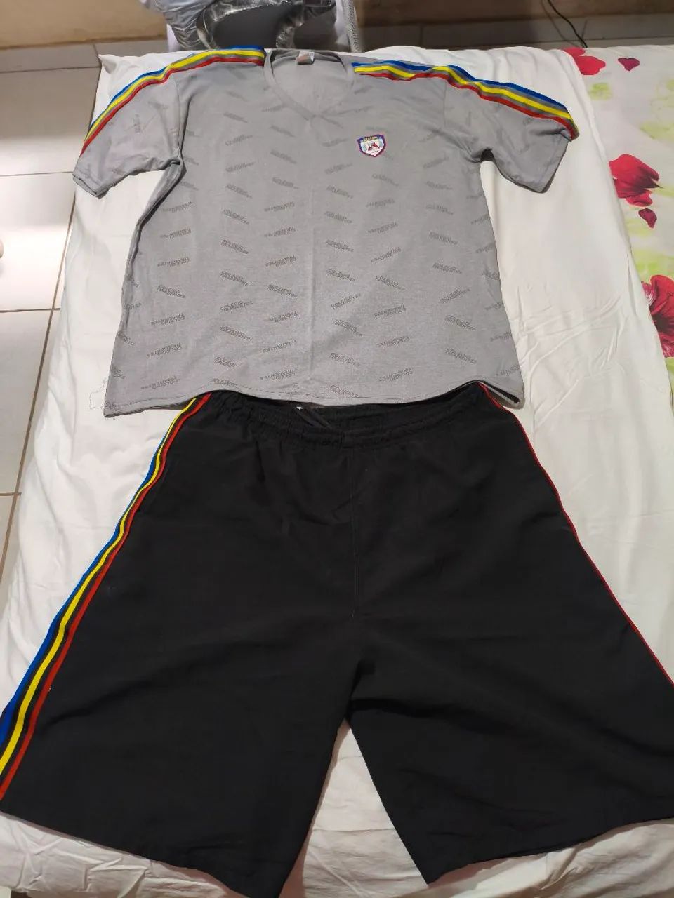 Uniforme de uso diário Colégio Tiradentes 
