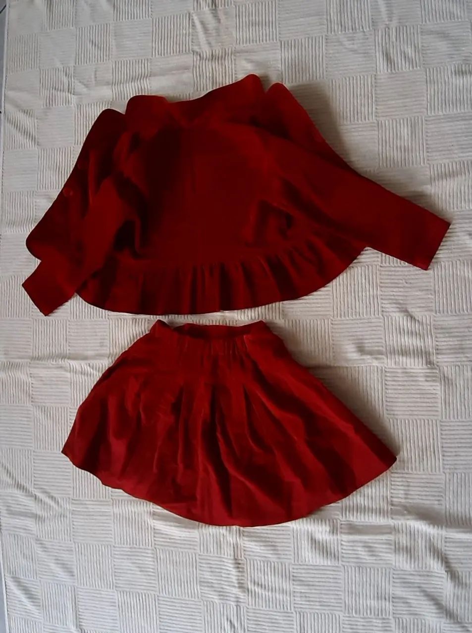 conjunto de saia e casaco veludo vermelho kids place n.4 - Foto 4