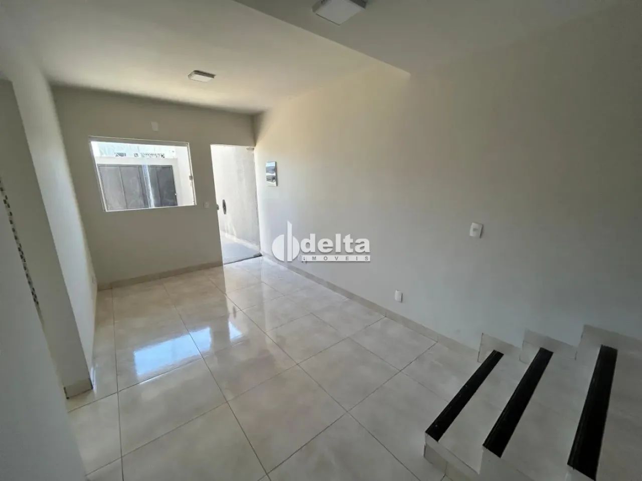 Sobrado disponível para venda no bairro Novo Mundo em Uberlândia-MG - Foto 4