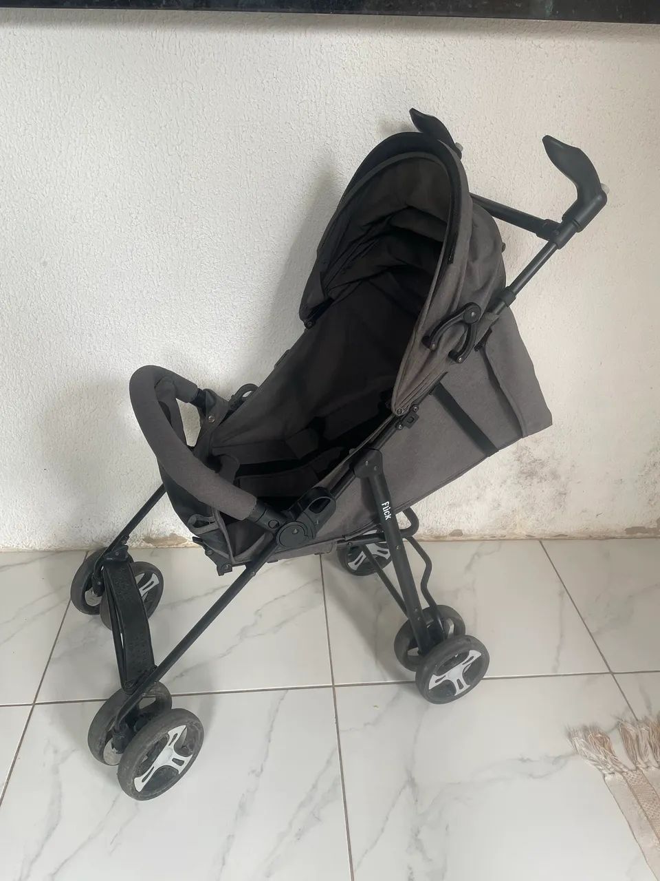  Vendo  carrinho de bebê !!! - Foto 2