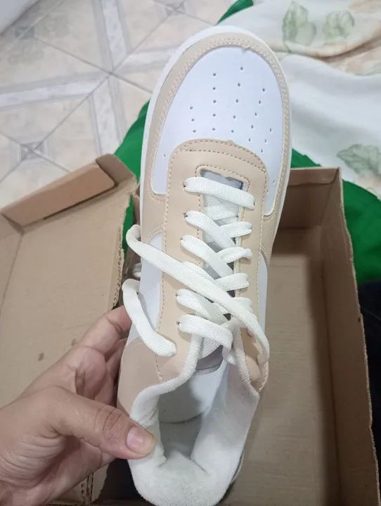 Tênis Casual Branco e Bege - Foto 2