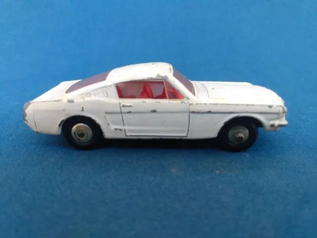 Carrinho Miniatura de Mustang da Lesney Matchbox - Foto 2
