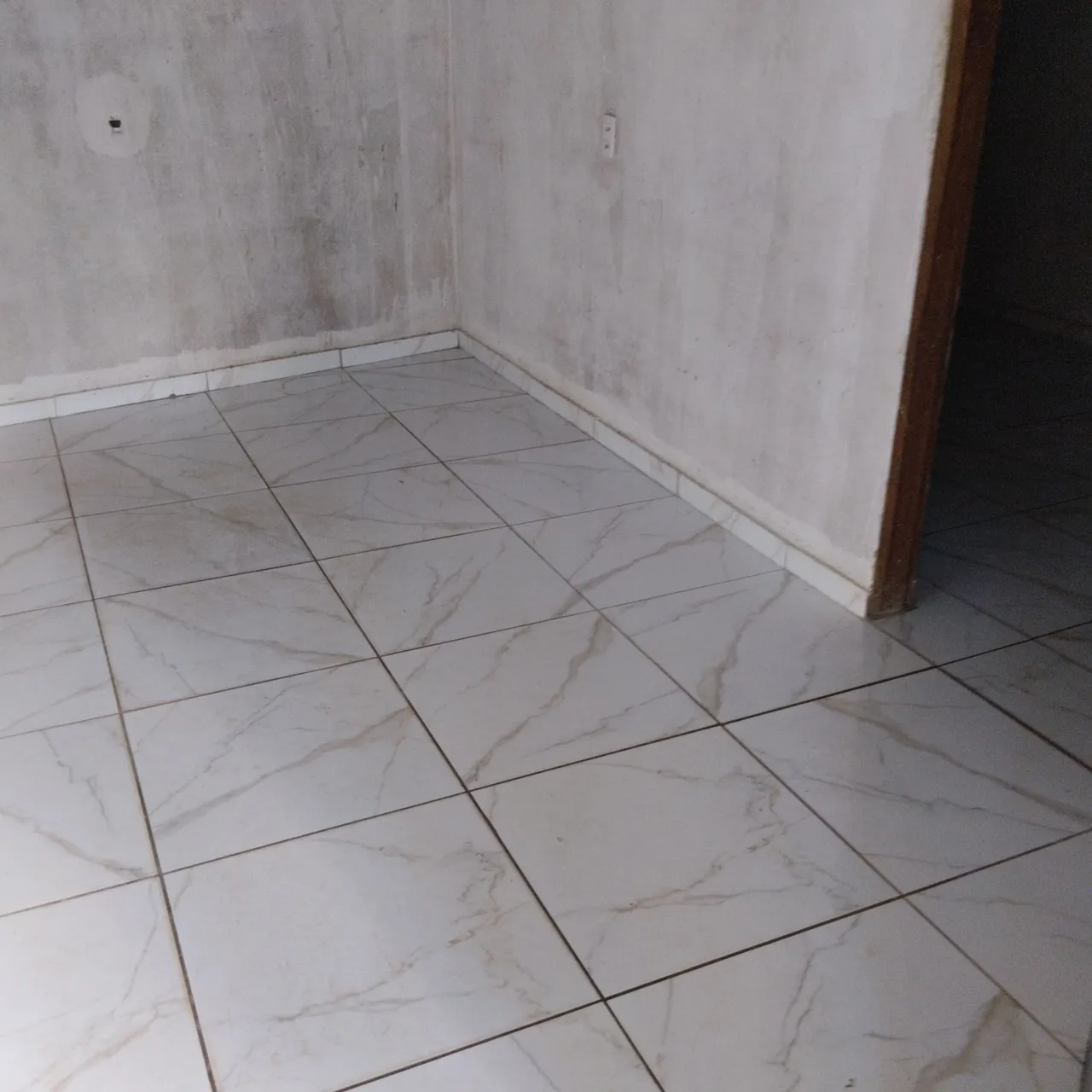 Alugo apartamento
