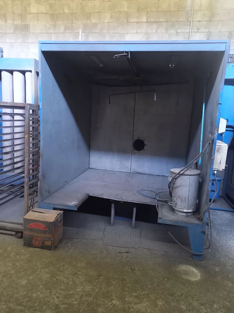 Electrostatic painting booth
