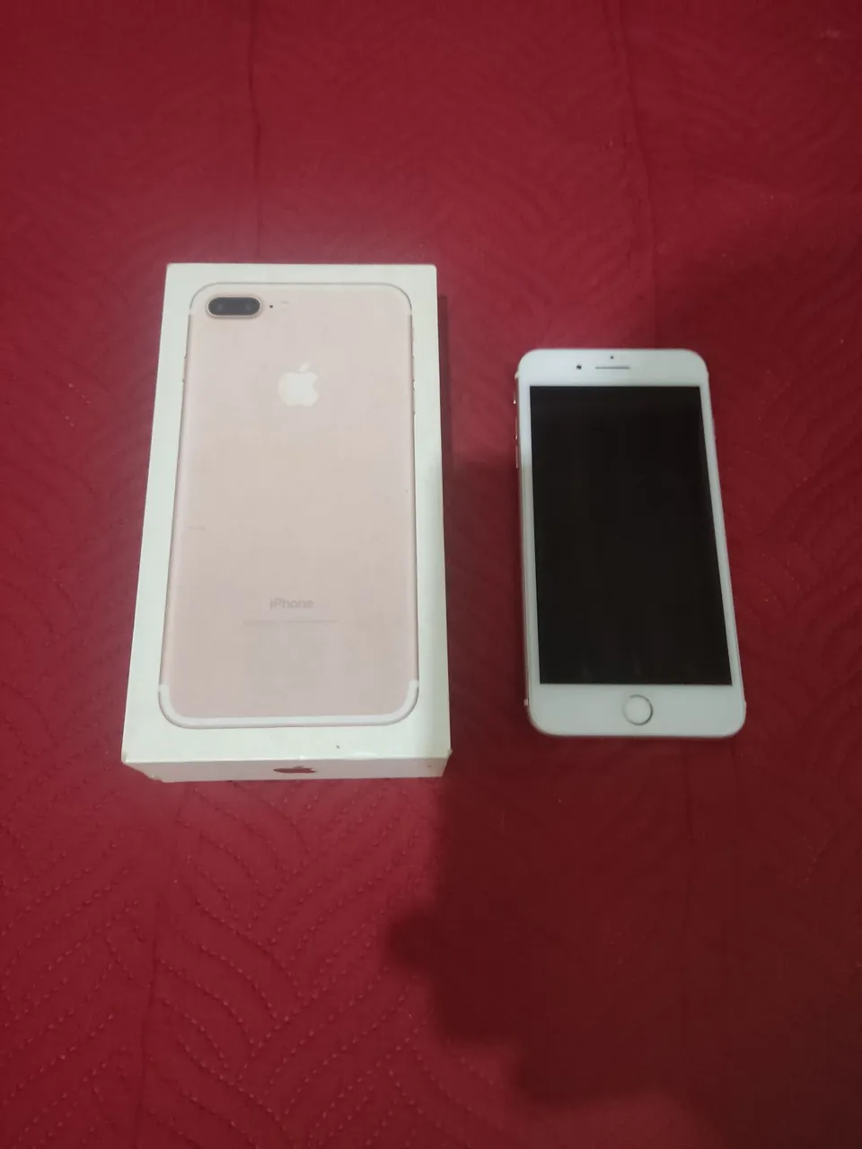 Vendo iPhone 7 plus com caixa e nota fiscal 256 de memória