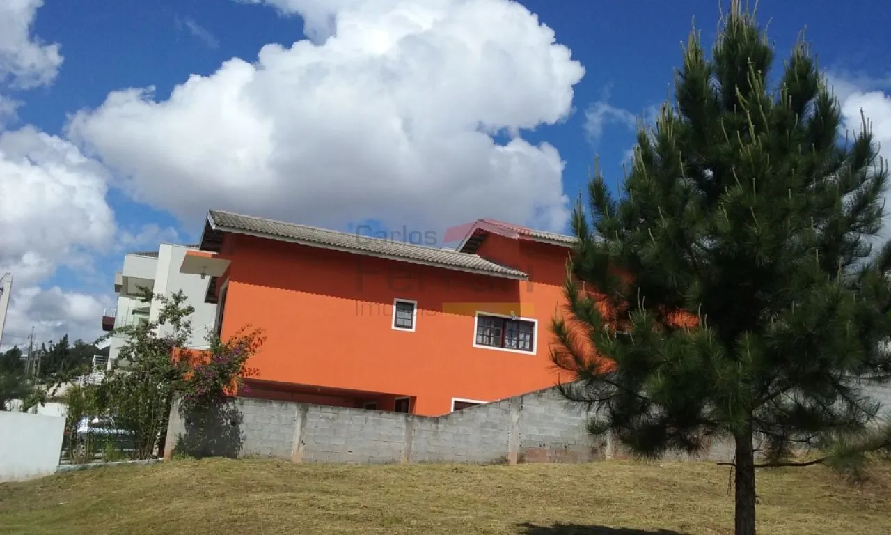 LINDO SOBRADO EM CONDOMINIO FECHADO EM COTIA