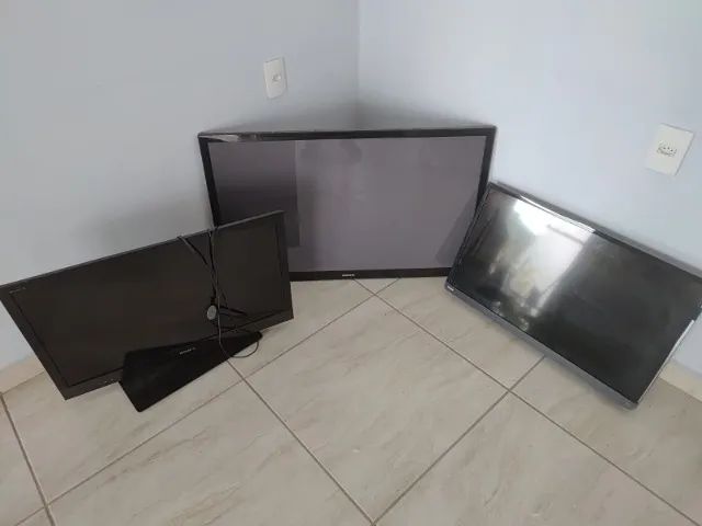 3 TVs - APENAS PARA RETIRADA DE PEÇAS