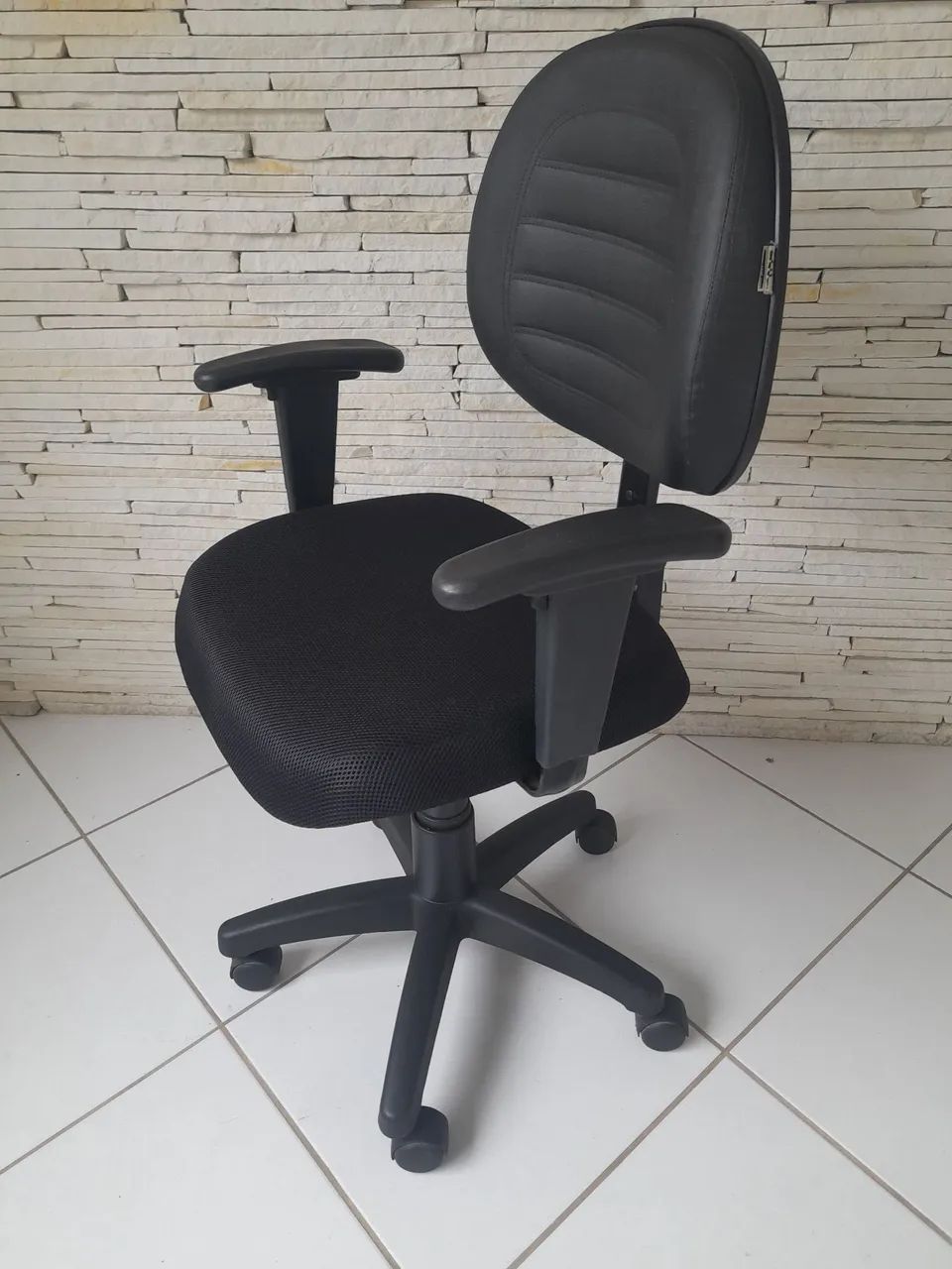 Cadeira de escritório Nr17  - Foto 2