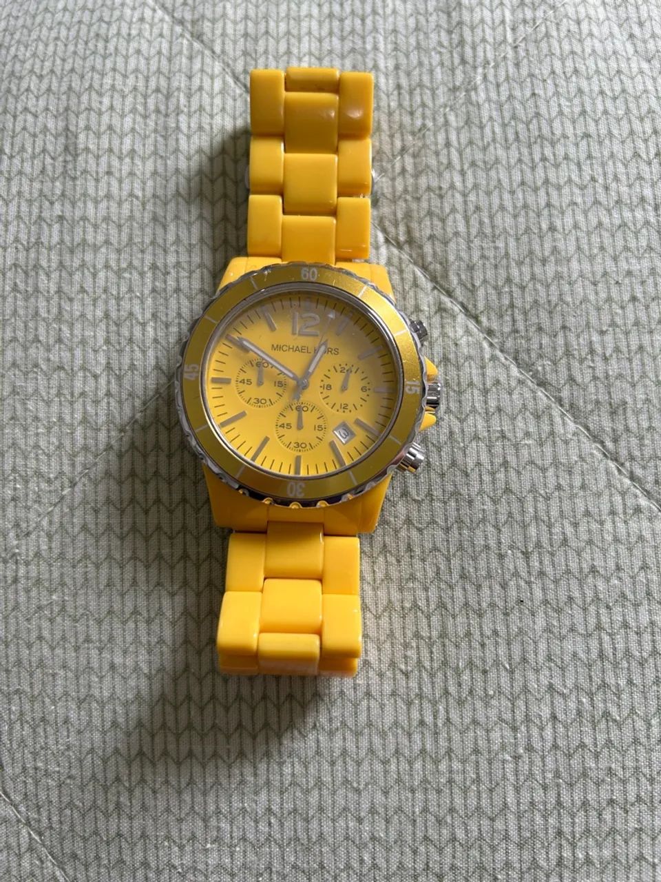Relógio Michael Kors Amarelo - Foto 2