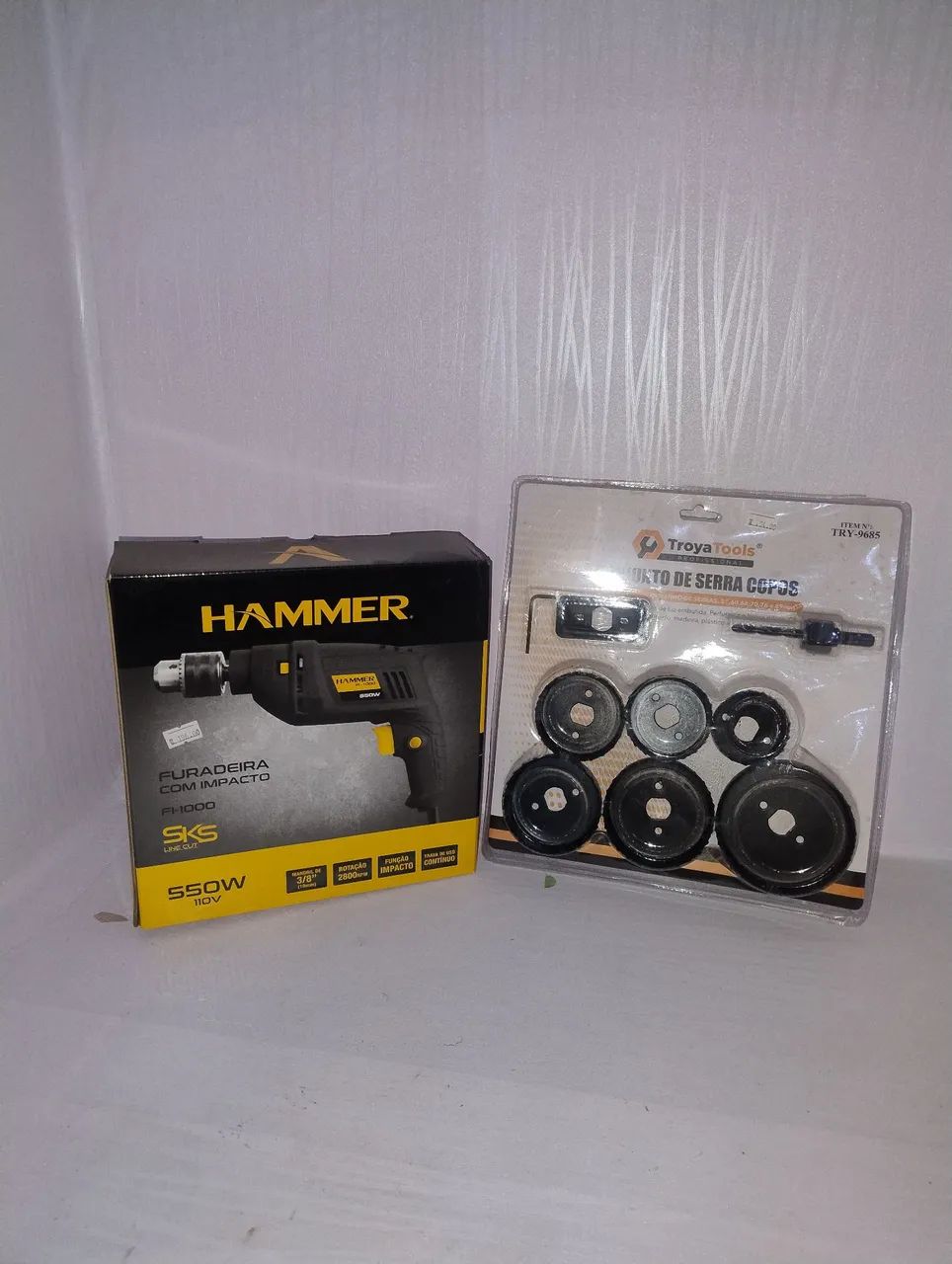 Furadeira de Impacto Hammer 550W + Jogo de Serras Copos 1