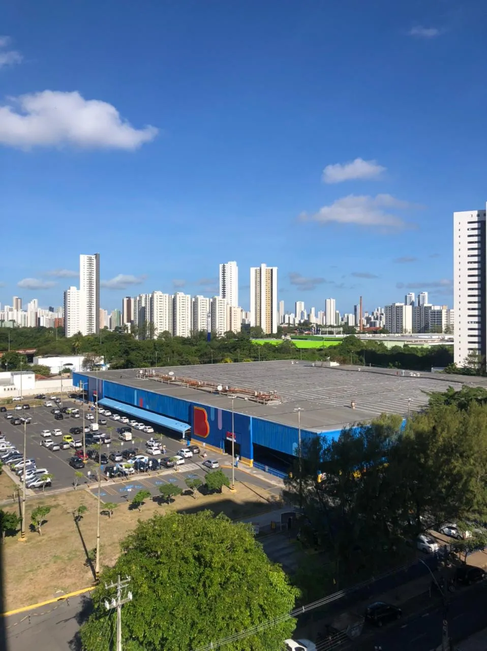 Alugo apto de 1 quarto mobiliado ao lado do Shopping Plaza