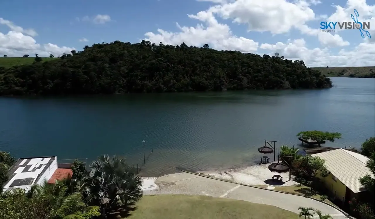 Terreno de 1000 m2 na lagoa nova, em condomio
