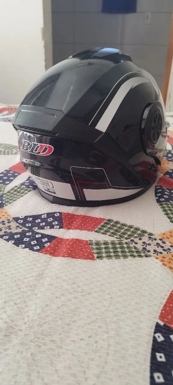 Capacete escamoavel com viseira escura - Foto 3