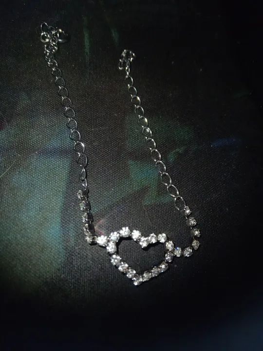 Antiga pulseira com design de coração em pedrarias - Foto 3