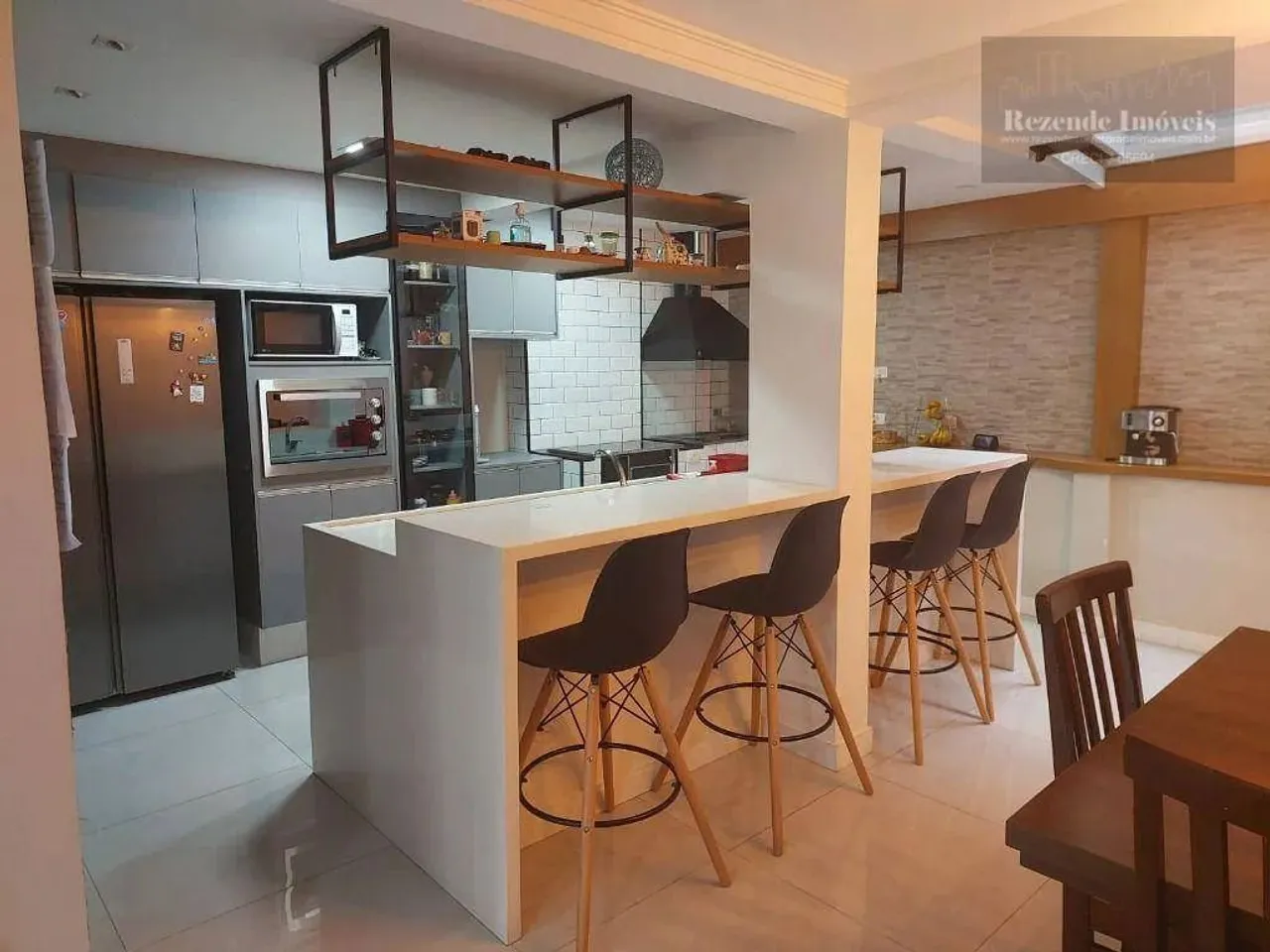 B-SO1490 Sobrado Bairro Alto Mobiliado 3 Quartos com Ático