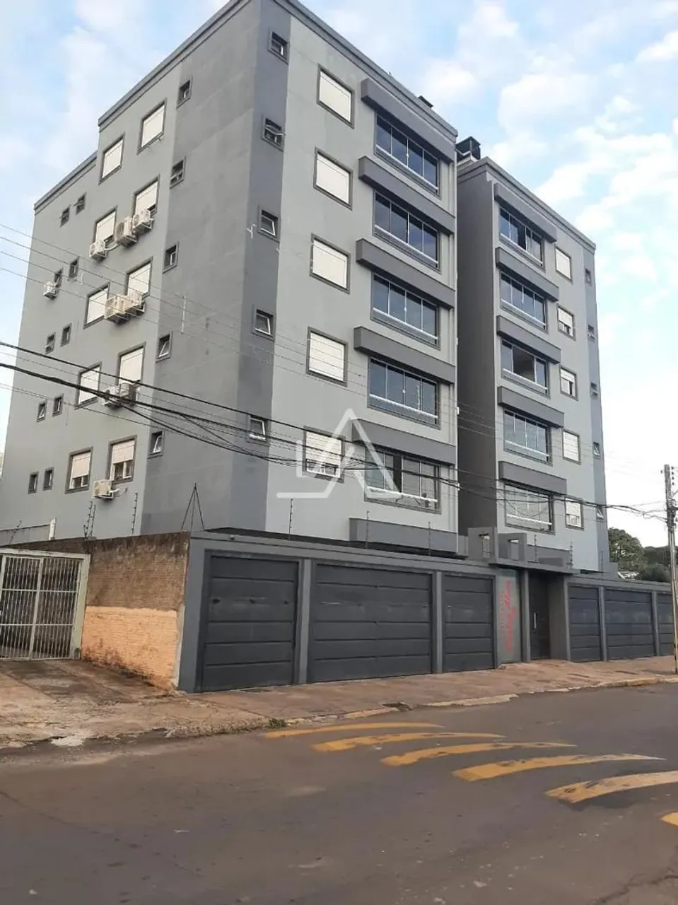 APARTAMENTO 3 DORMITÓRIOS NA PETRÓPOLIS
