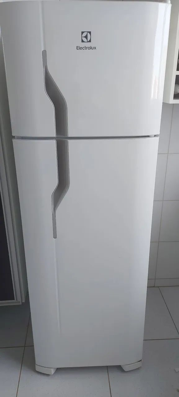 Geladeira Eletrolux  260l 220v - modelo DC35A