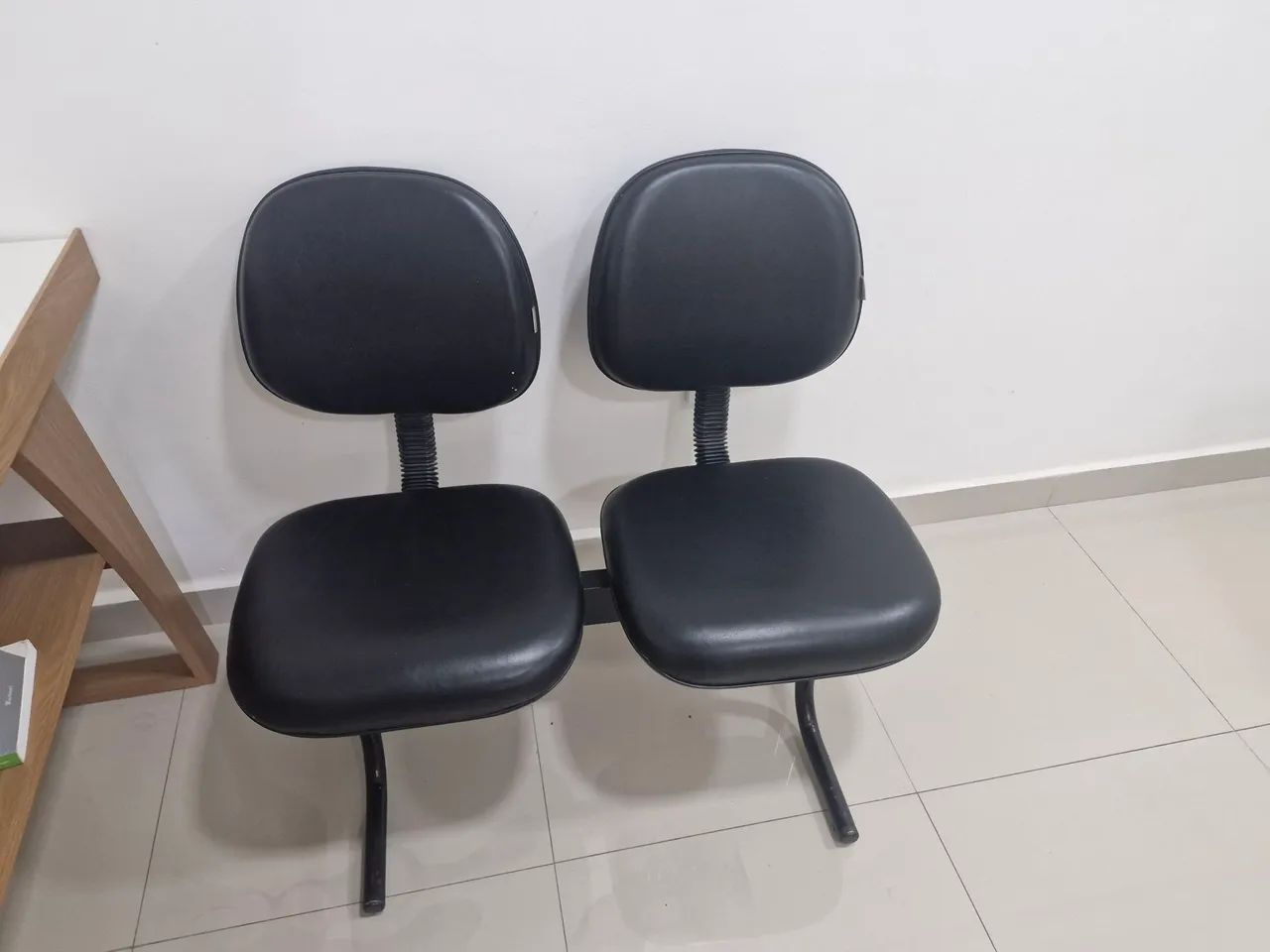 Conjunto de Cadeiras para Escritório - Preto