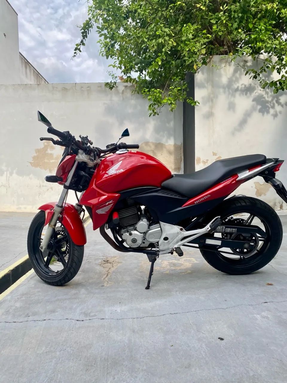 VENDE-SE CB300 2013 - Foto 3