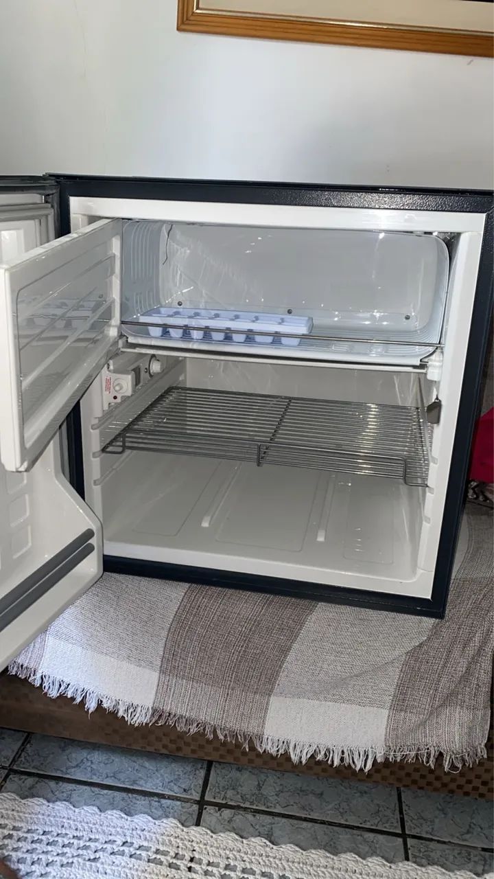 Geladeira Elber 85ltrs 
