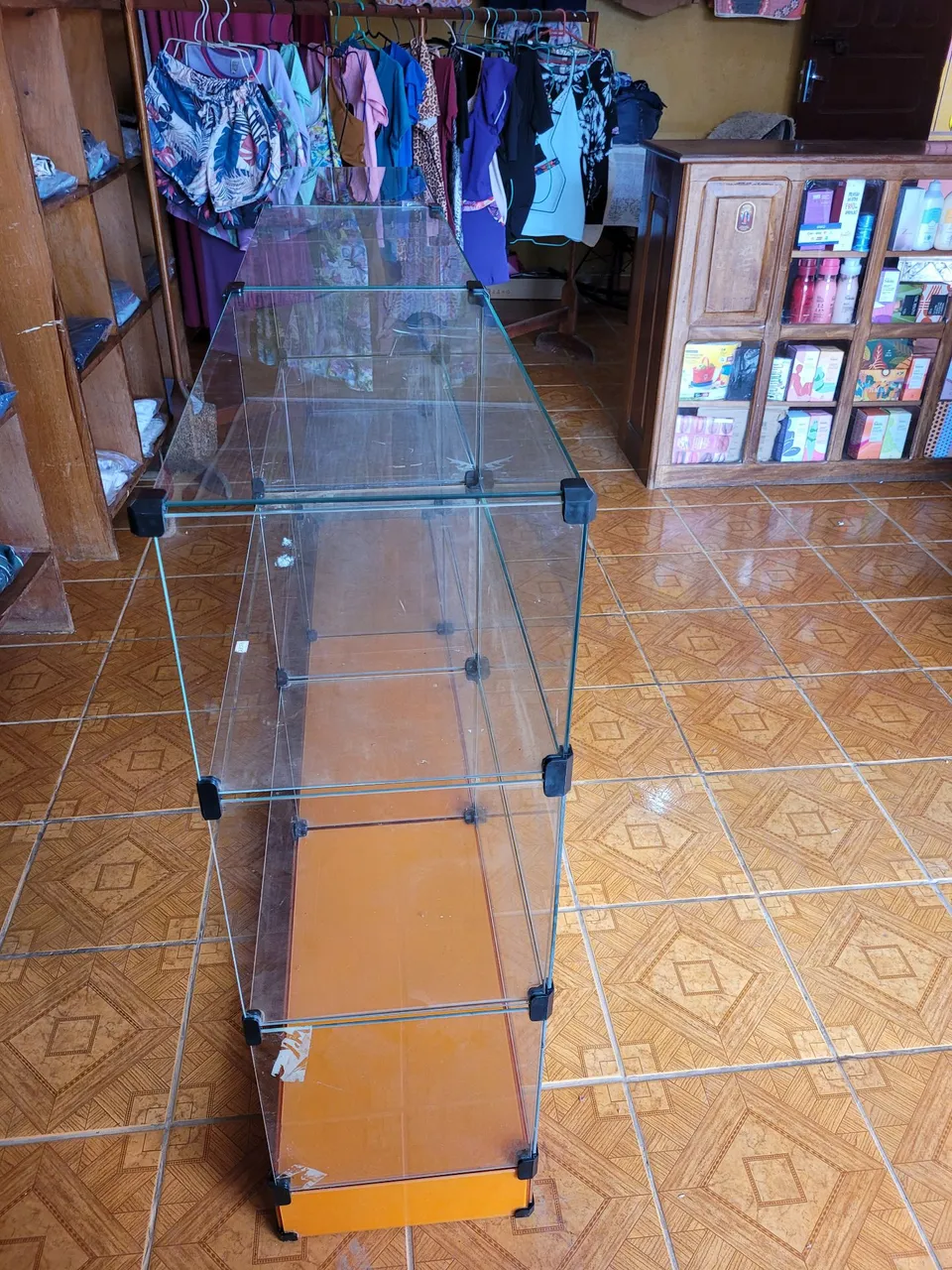Vitrine de Vidro com Prateleiras - Ideal para Exposição