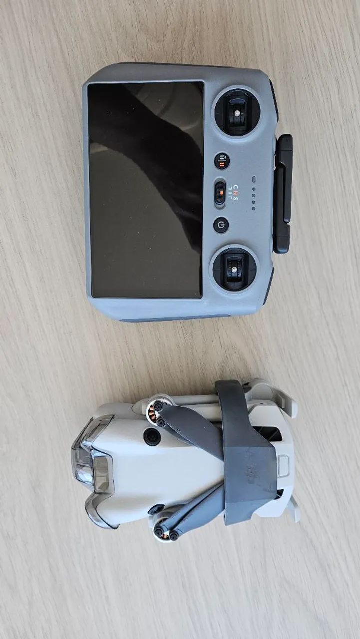 DJI Mini 4 Pro Com Controle Com Tela