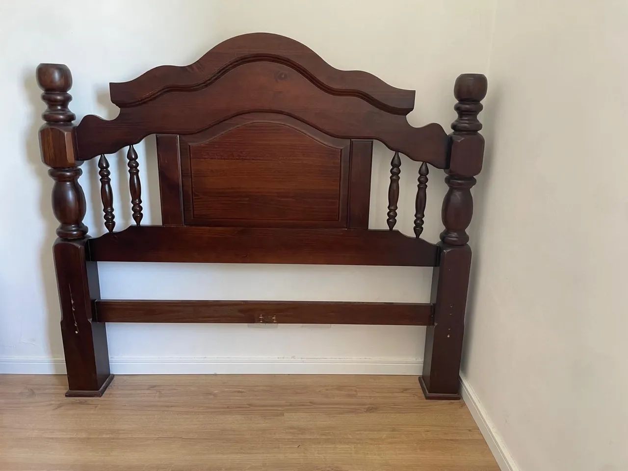Cabeceira de Cama em Madeira Maciça