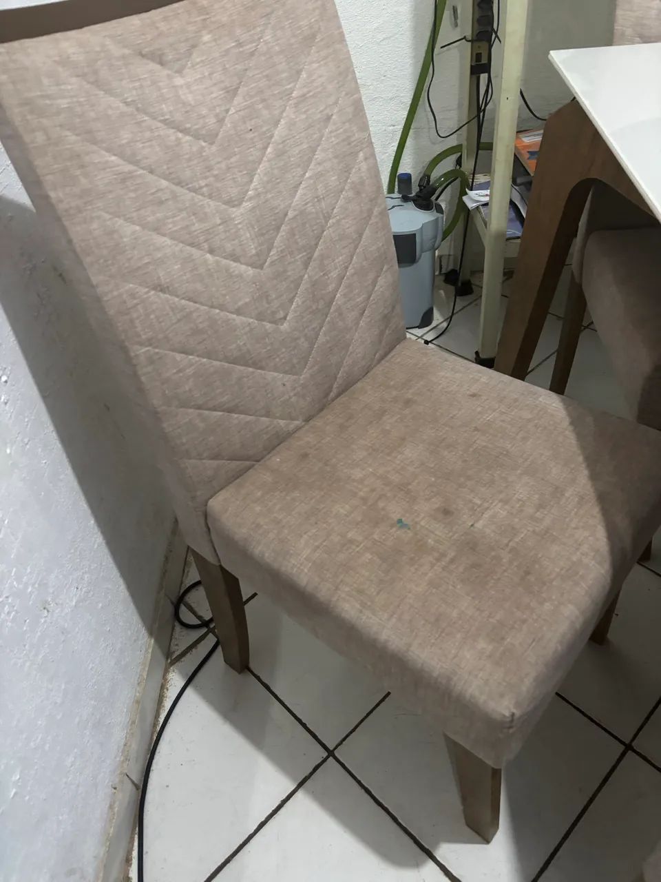 Table with 6 chairs64960485397122125