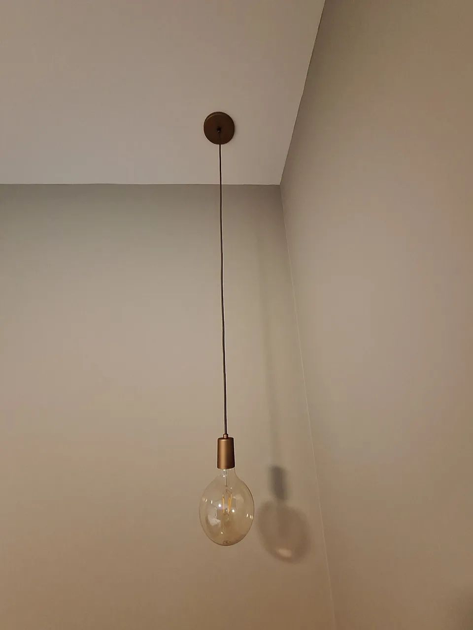 luminária globo teto pendente quarto - Foto 2