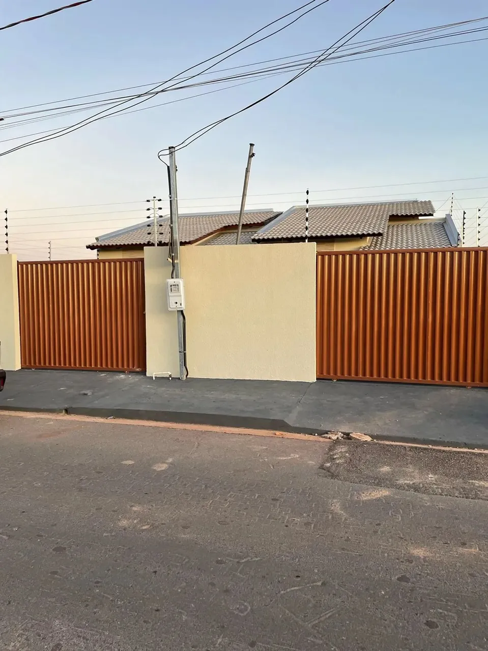 Oportunidade!!!! Vende-se casa nova na região do pantanal shopping