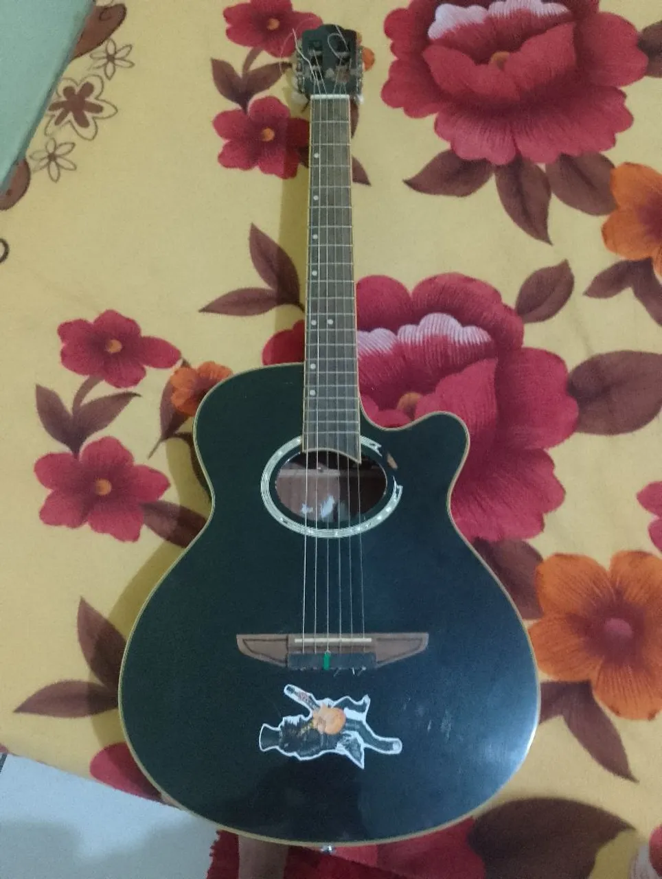 Violão Acústico Preto com Detalhes