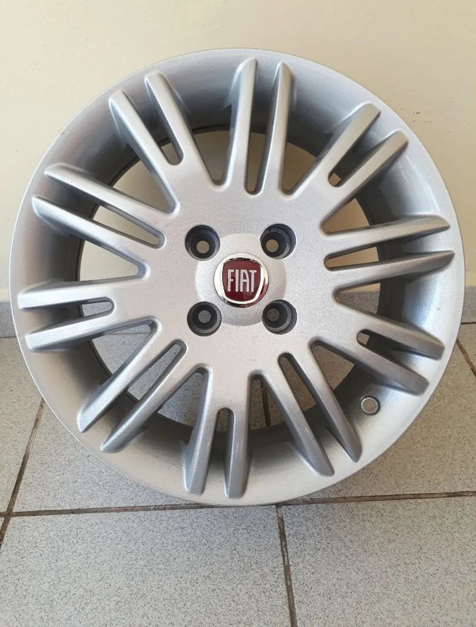 Jogo de rodas aro 15 Fiat original  - Foto 4