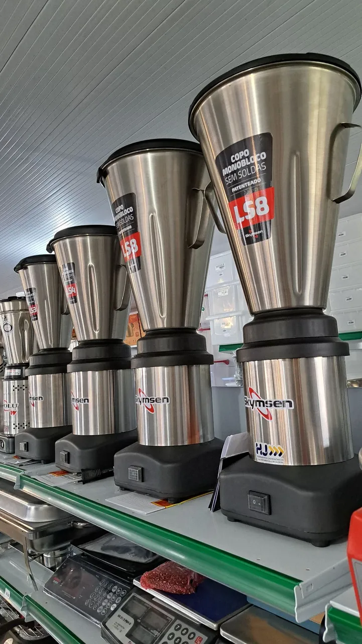 A. Liquidificadores industriais diversos tamanhos alta e baixa Rotação