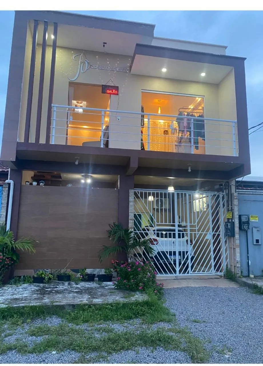 Aluga ou vende casa com placa solar