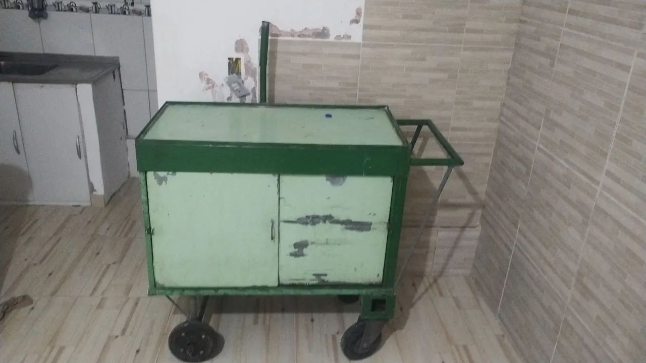Carrinho de comércio para vender lanche,churrasco, ou o que desejar. Todo reforçado.