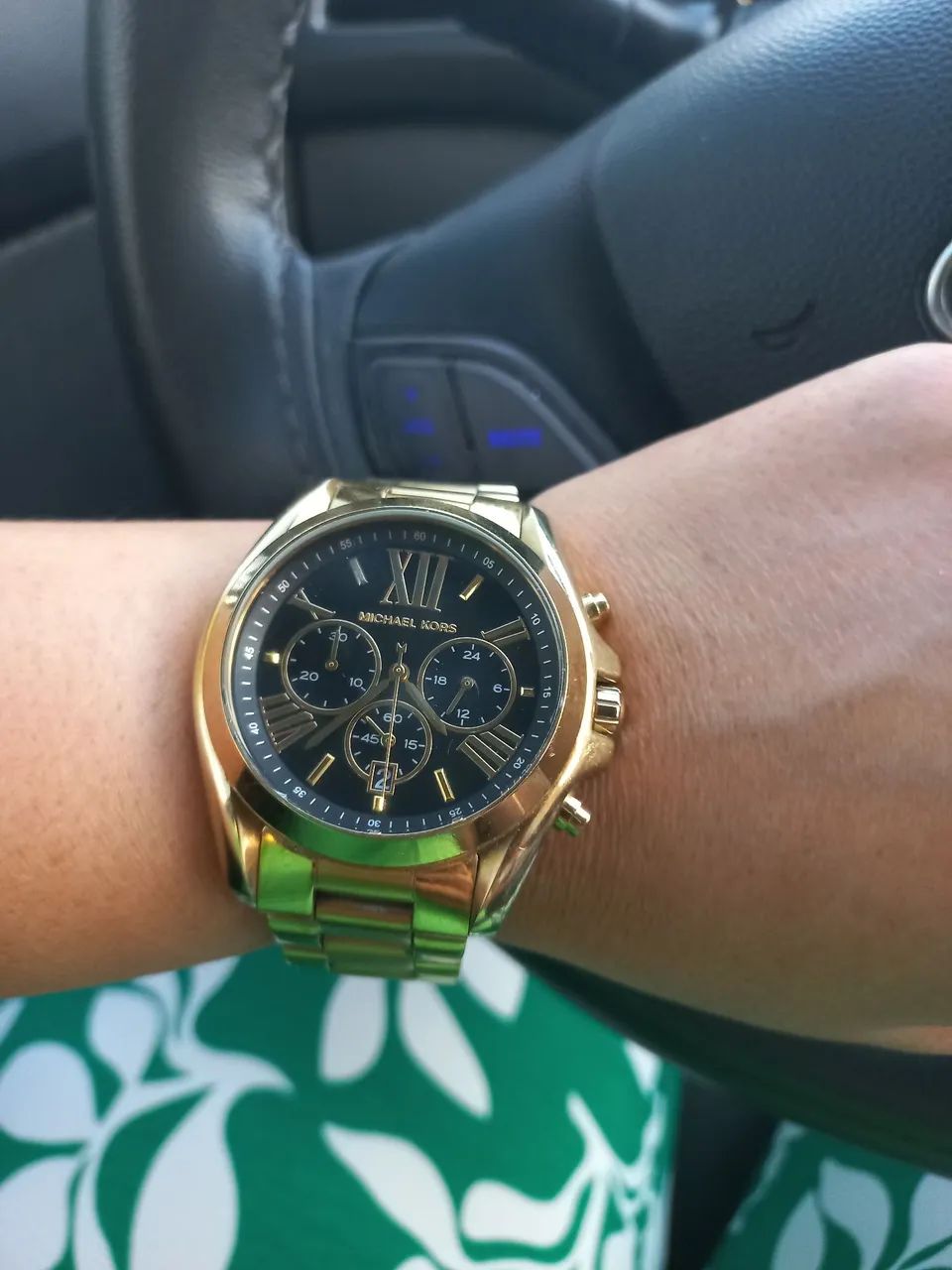 Relógio Michael Kors Dourado original usado - Foto 5