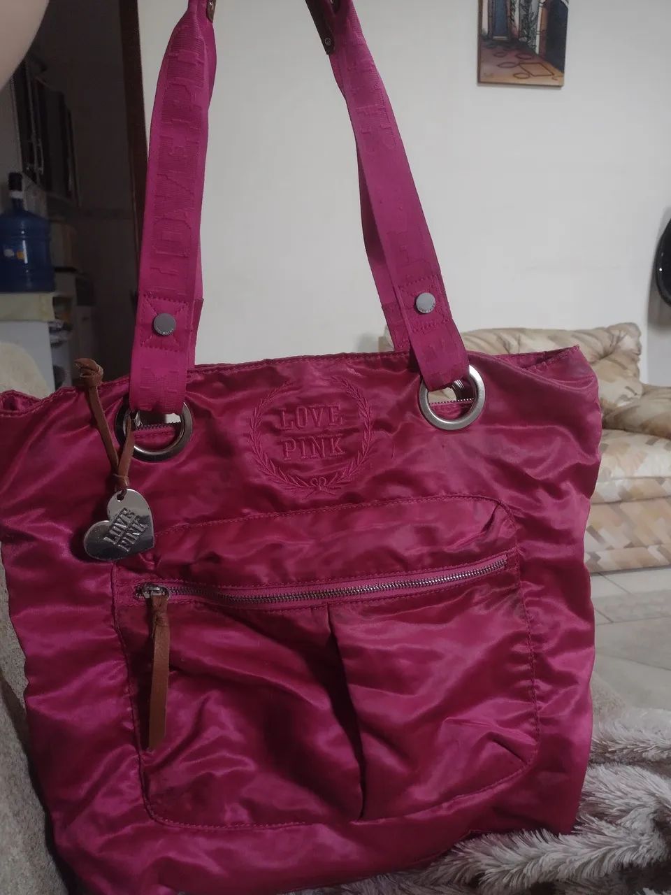 Vendo linda bolsa em cetim pink Victoria's secret 
