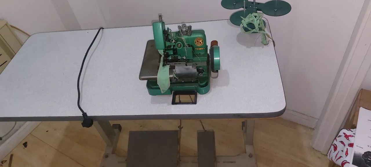 Máquina de Costura Overlock Industrial - Foto 2