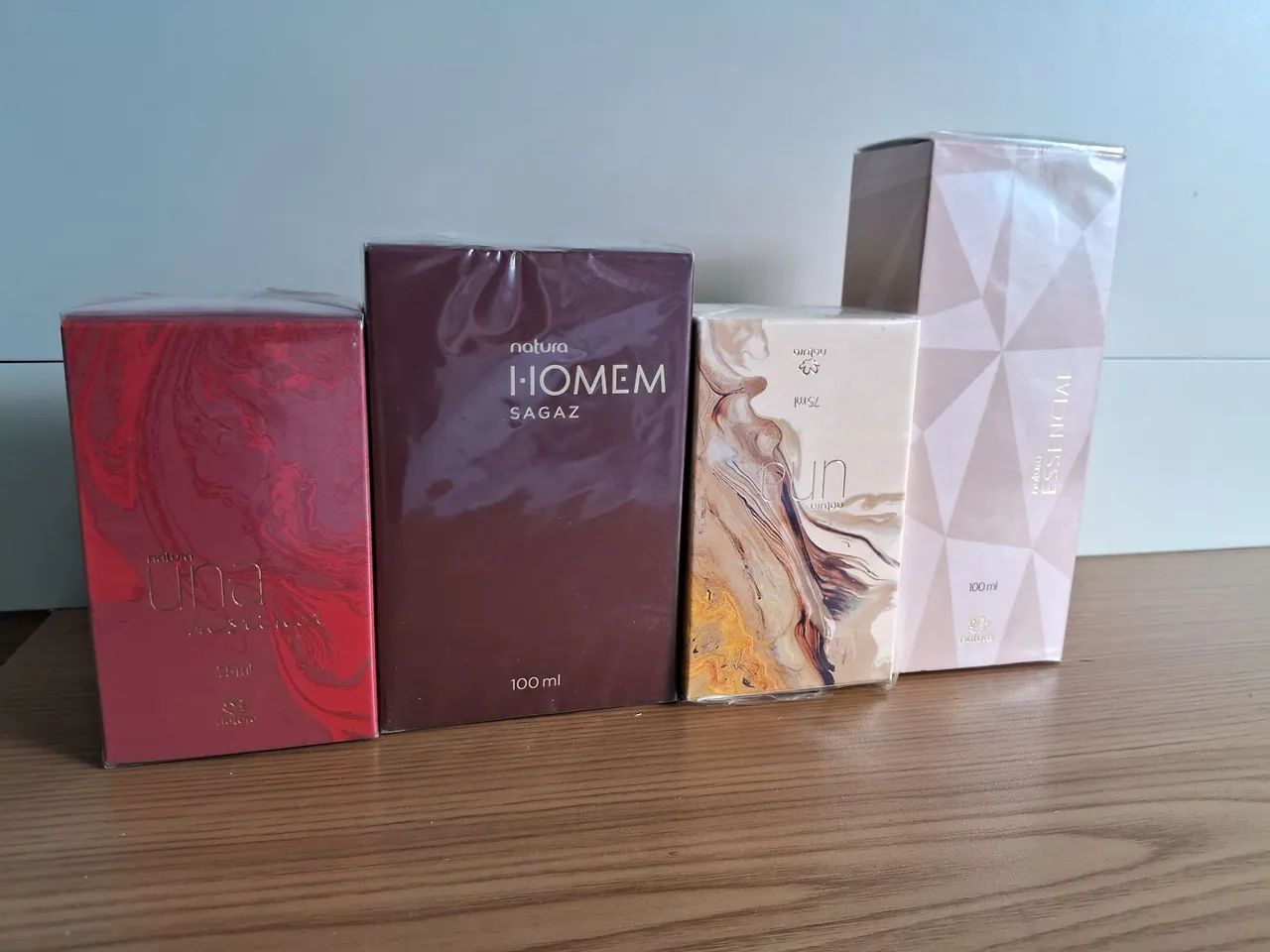 Perfume essencial e una novos lacrados 