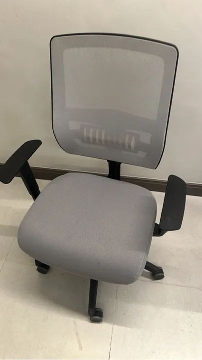 Cadeira de Escritório Giratória com Rodinhas