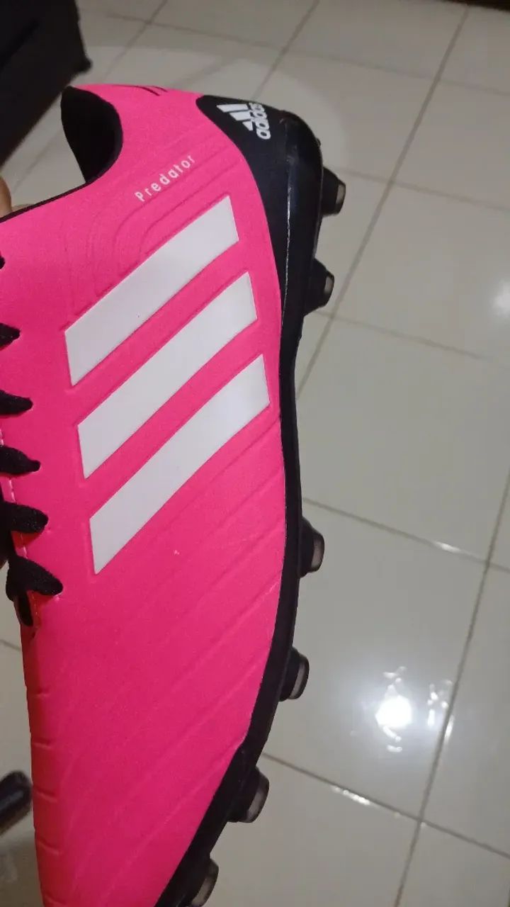 Vende-se chuteira de campo adidas com trava - Foto 4