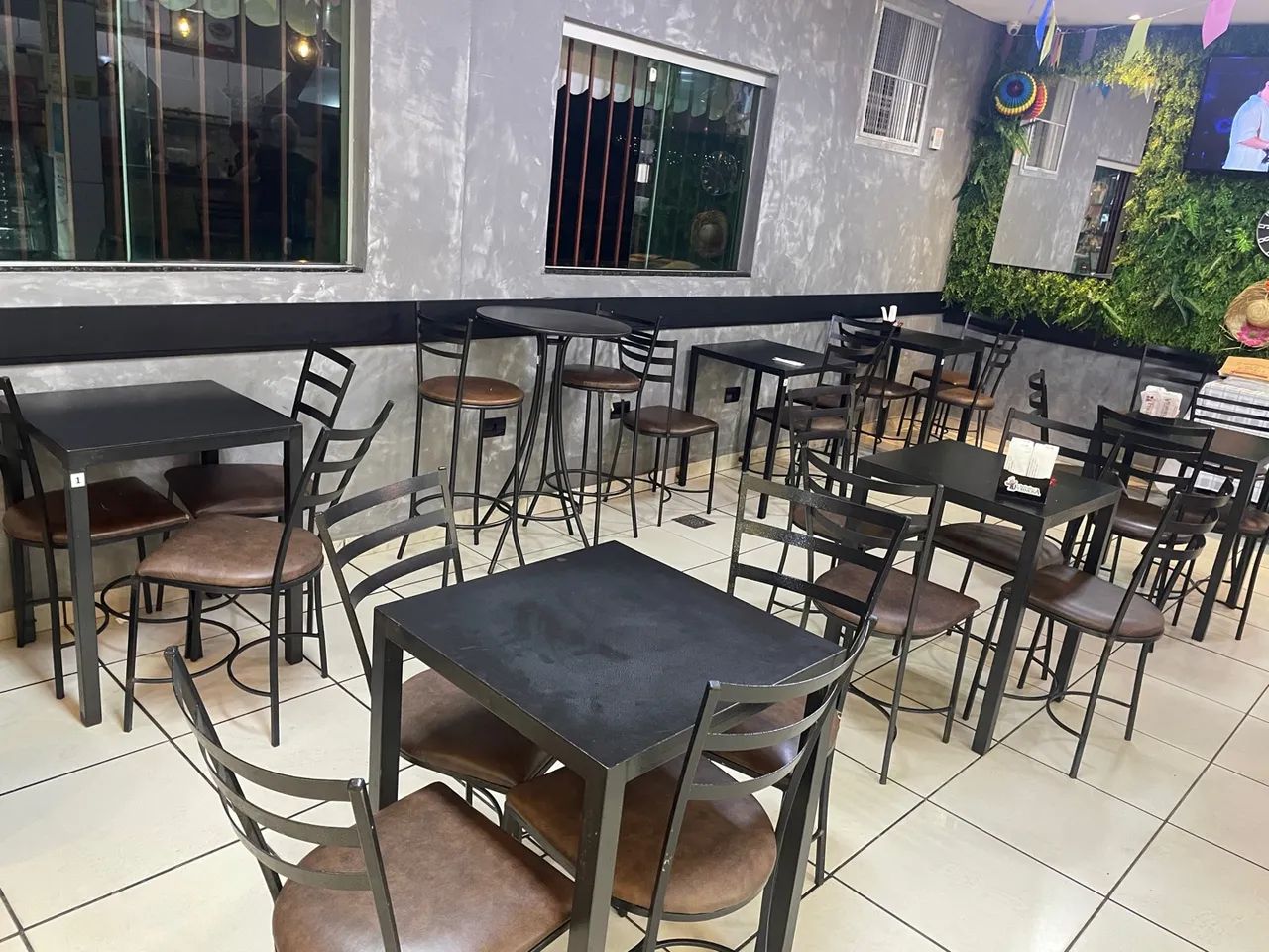 Forno, expositores, frezer, mesas, cadeiras, caixa  - Foto 5