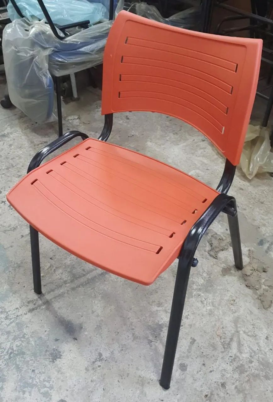 Cadeira fixa polipropileno empilhavel 4 pes  - Foto 3